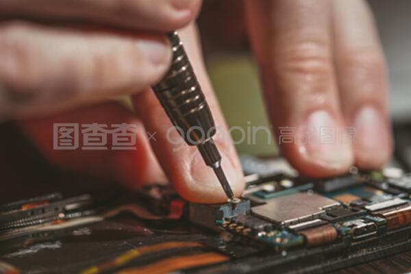 手機(jī)維修服務(wù) 讓您的設(shè)備重獲新生